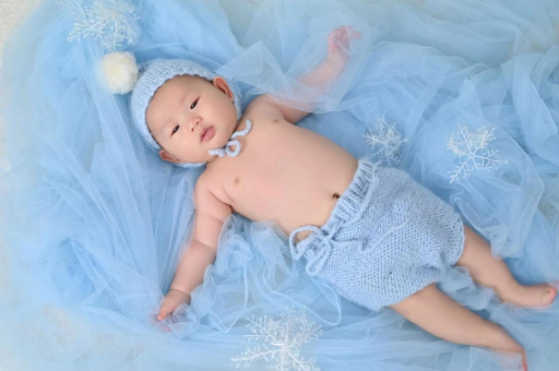 长岭宝宝吐奶频繁怎么回事